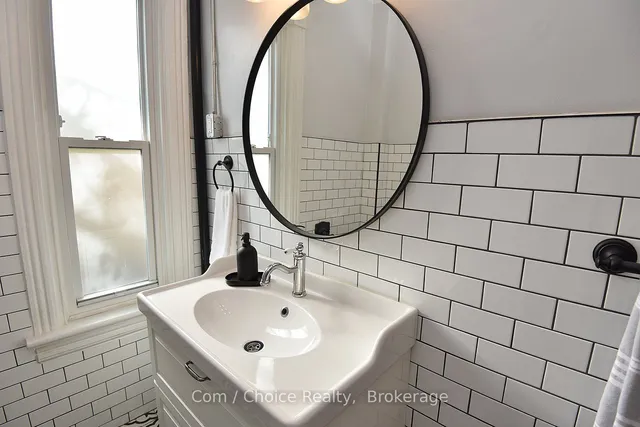 Additional image 33 of 277 Main St