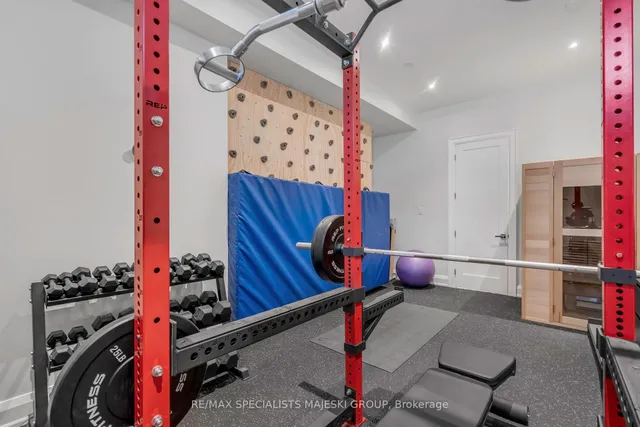 Additional image 36 of 212b Queens Ave