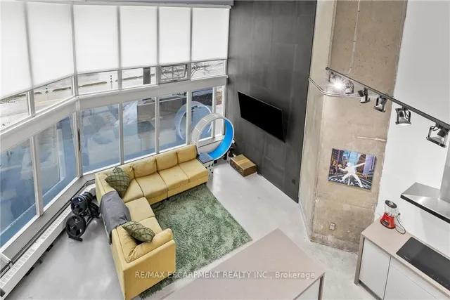 Additional image 18 of 66 Bay St Unit 105