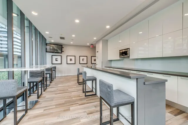 Additional image 32 of 33 Charles St Unit 2009