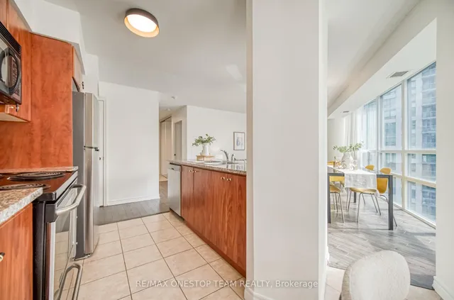 Additional image 13 of 30 Grand Trunk Cres Unit 1211