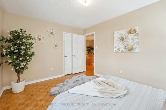 Additional image 38 of 56 Canarvan Crt