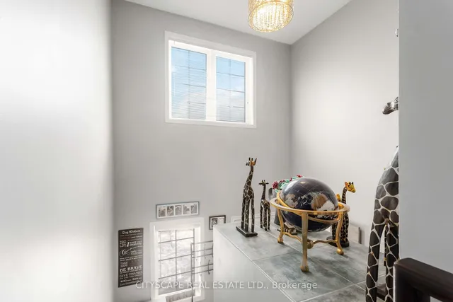 Additional image 11 of 76 Frances Ave Unit 14