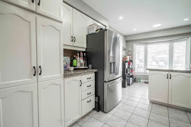 Additional image 12 of 9 Beachgrove Cres