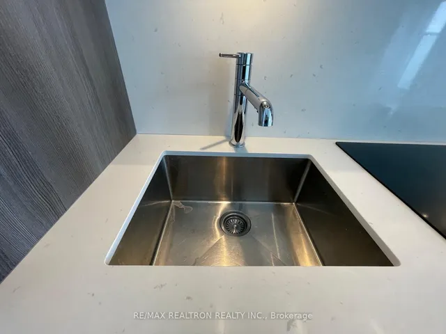 Additional image 7 of 20 Inn On The Park Dr Unit 2539