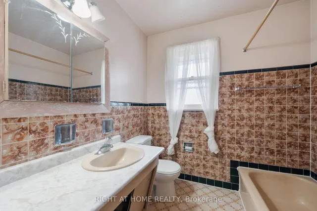 Additional image 24 of 36 Brinloor Blvd