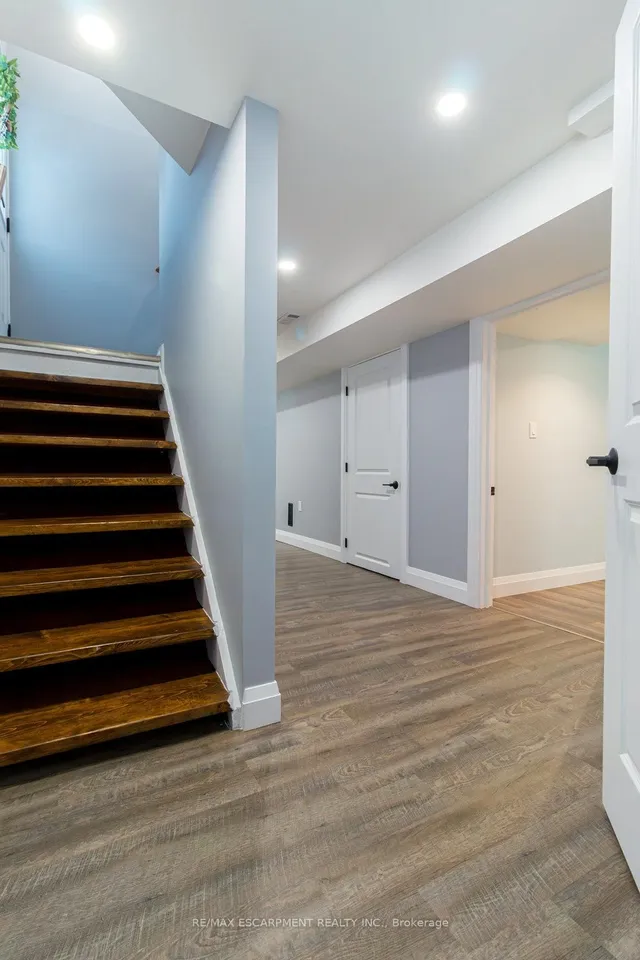 Additional image 26 of 3 Pleasant Ave