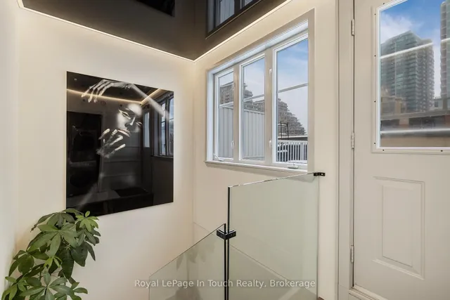 Additional image 31 of 46 Western Battery Rd Unit 825