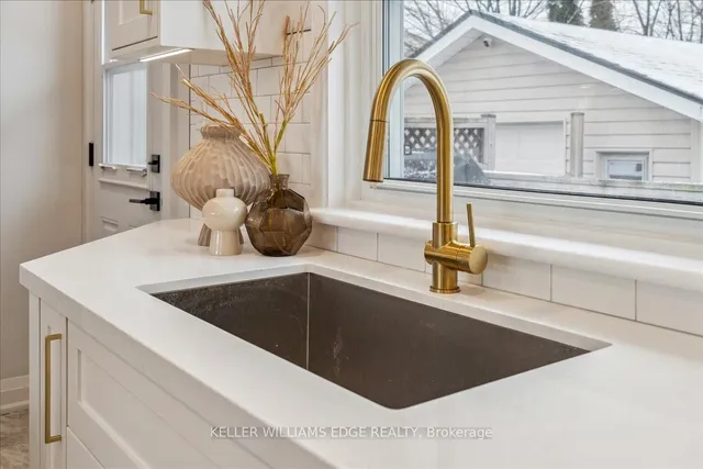 Additional image 15 of 4 Fernwood Cres