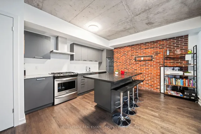 Additional image 15 of 95 Bathurst St Unit 221