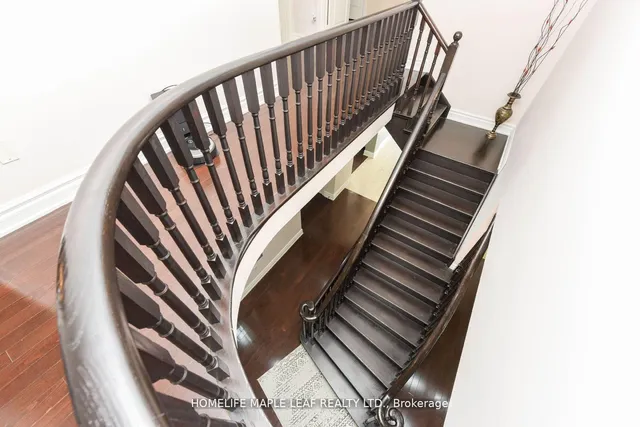 Additional image 19 of 84 Latania Blvd