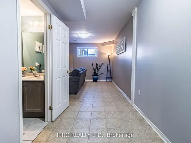 Additional image 18 of 182 Highbury Dr