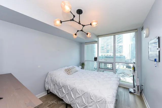 Additional image 21 of 18 Harbour St Unit 1001