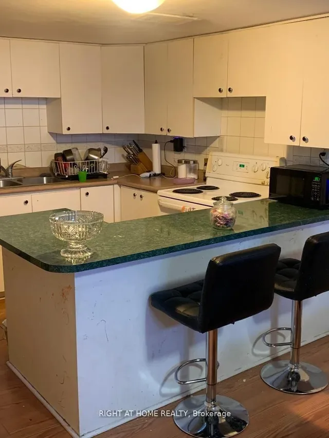 Additional image 13 of 1226 Warden Ave