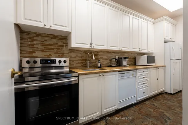 Additional image 37 of 980 Yonge St Unit 205