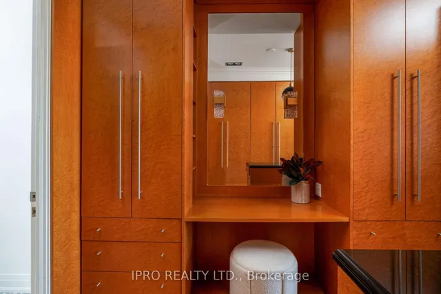 Additional image 40 of 935 Royal York Rd Unit PH 604