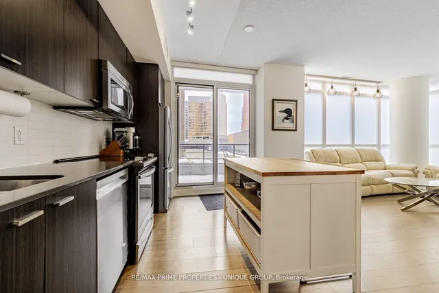 Additional image 12 of 30 Roehampton Ave Unit 308