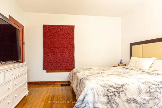 Additional image 26 of 27 Fairview Ave