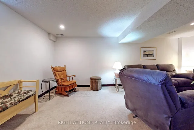 Additional image 38 of 117 Lent Cres