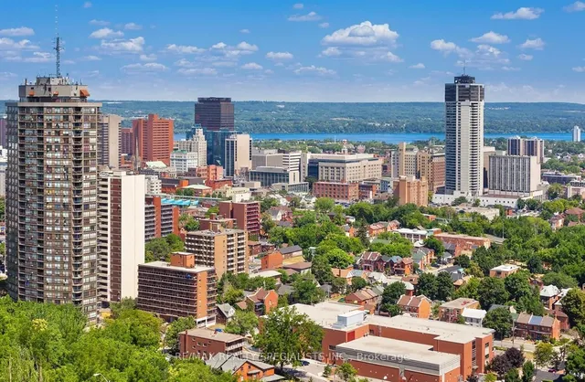 Additional image 40 of 94 Glendale Ave