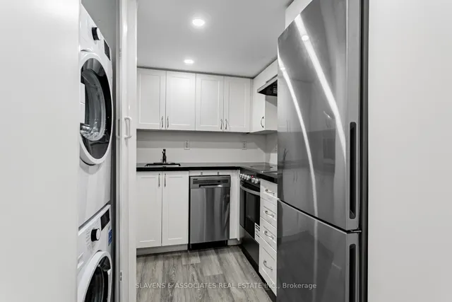 Additional image 40 of 1088 Avenue Rd