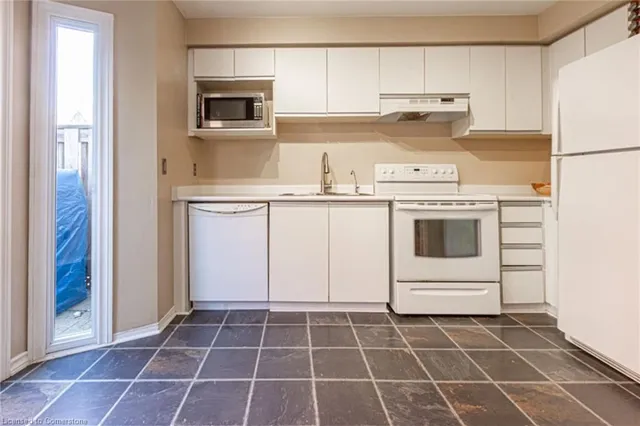 Additional image 11 of 895 Maple Ave Unit 509