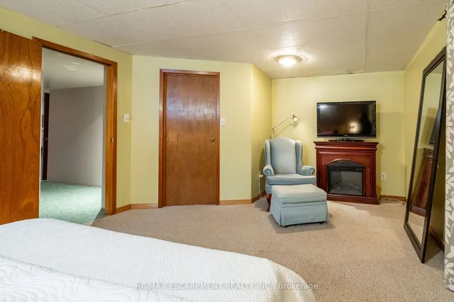 Additional image 25 of 687 Penny Lane