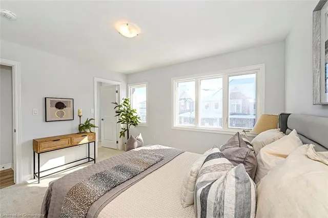 Additional image 33 of 205 Thames Way Unit 24