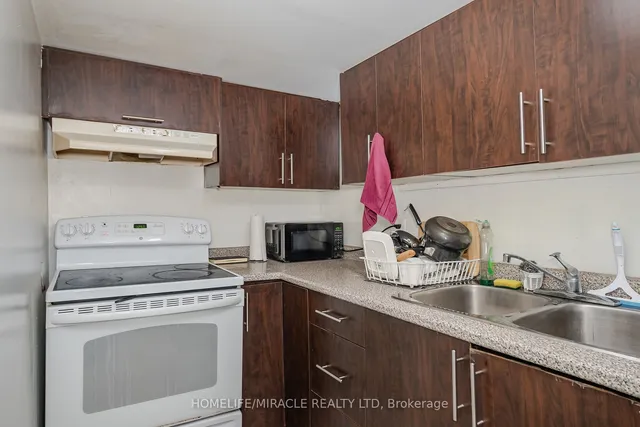 Additional image 36 of 23 Strathavon Dr