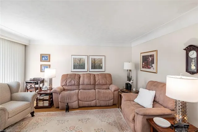 Additional image 11 of 176 Walter Ave