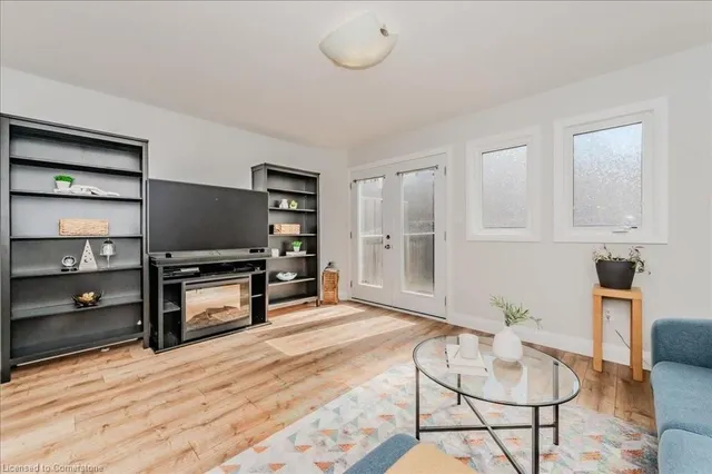 Additional image 14 of 240 West Meadow Drive Dr Unit C14