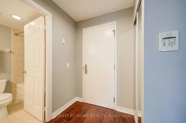 Additional image 5 of 763 Bay St Unit 2013