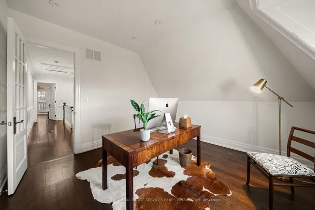 Additional image 39 of 243 Rose Park Dr