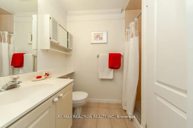 Additional image 33 of 555 Yonge St Unit #309