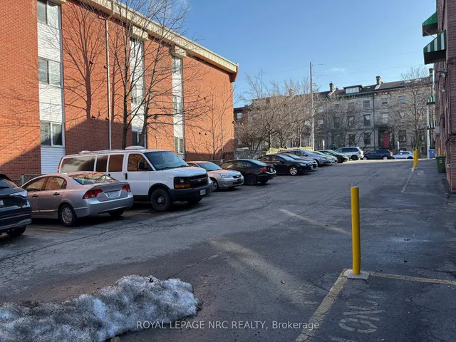 Additional image 6 of 227 Macnab St Unit 2