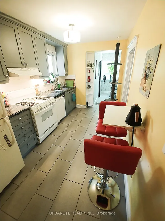 Additional image 5 of 1577 Dufferin St