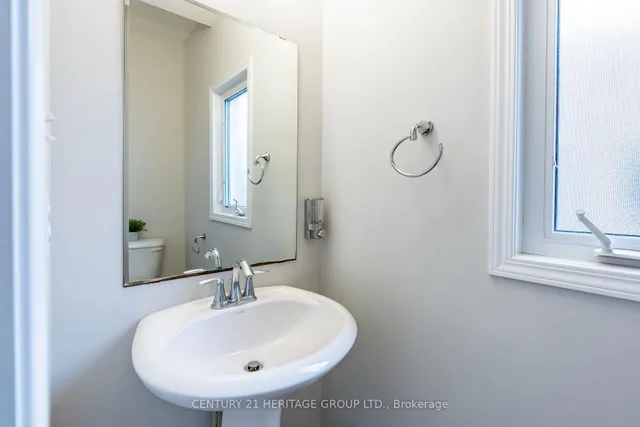 Additional image 20 of 382 Woodbine Ave