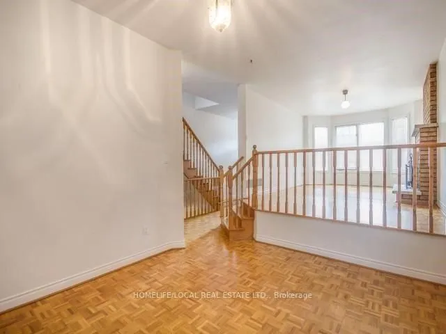 Additional image 4 of 387 Dovercourt Rd