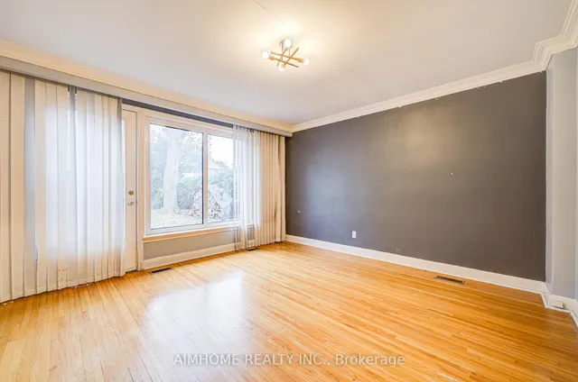 Additional image 34 of 12 Sorrel Crt