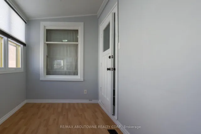 Additional image 17 of 27 Fairview Ave