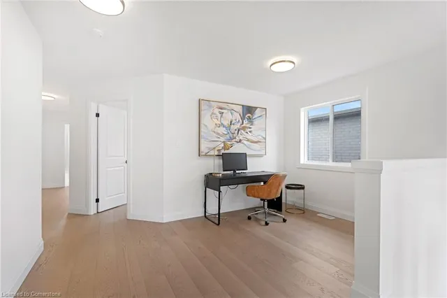 Additional image 23 of 37 Roselawn Ave