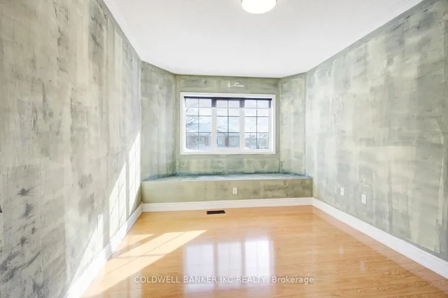 Additional image 32 of 25 Hollowgrove Blvd