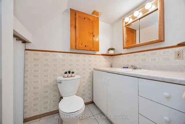 Additional image 16 of 9 Densmore Ave