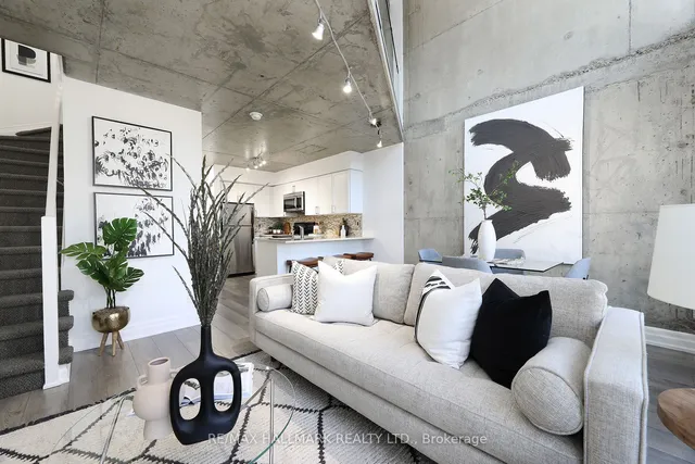 1029 King St Unit 818