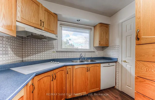 Additional image 12 of 186 Kipling Ave