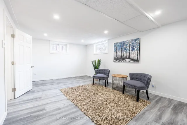 Additional image 35 of 2305 Wagner Cres