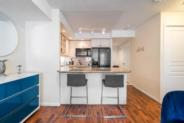 Additional image 7 of 140 Simcoe St Unit 1311