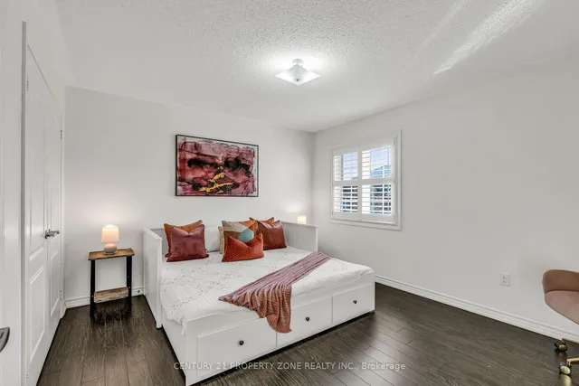 Additional image 39 of 8 Young Garden Cres