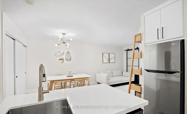 Additional image 4 of 1055 Bay St Unit 709