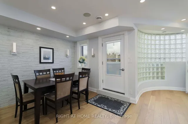 Additional image 15 of 2981A Bloor St